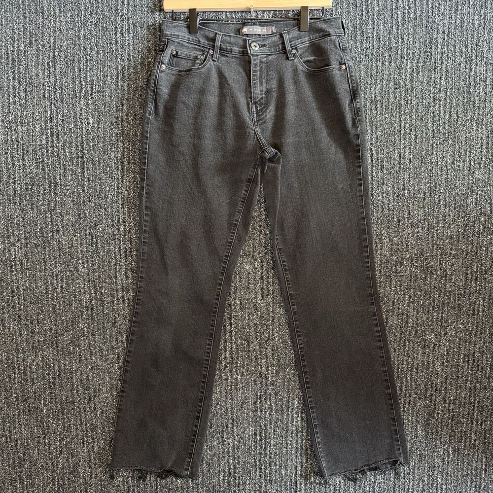 Levi's 505 Straight Leg Womenโs Sz 6Sโ Jeans Black Raw Hem Distressed Grunge